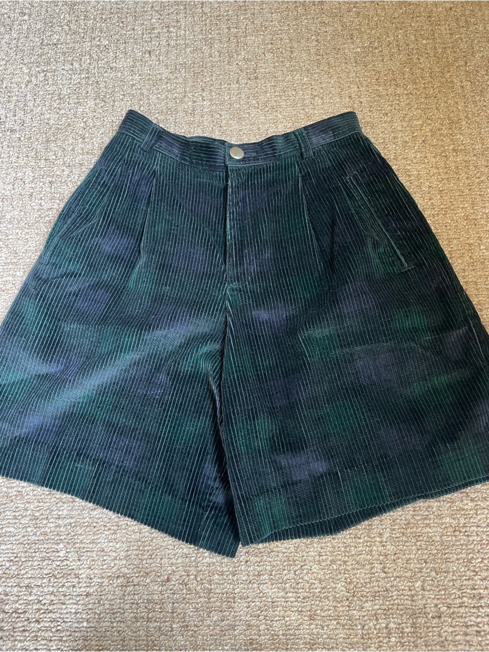 Vintage Lizsport corduroy shorts in tartan petite size 4